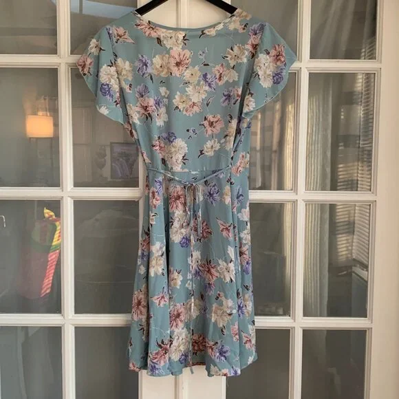 I Joah Flutter Sleeve V-Neck Wrap Dress - Picture 3 of 6